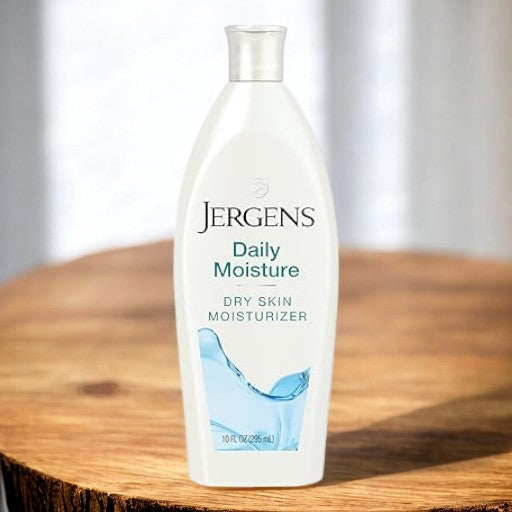 Jergens Daily Moisture Dry Skin Moisturizer, 10 Ounce Body Lotion, with HYDRALUCENCE blend, Silk Proteins, and Citrus Extract