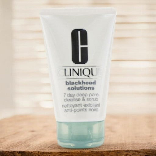 Clinique blackhead solution 7 day deep pore cleanser & scrub All Type Skin