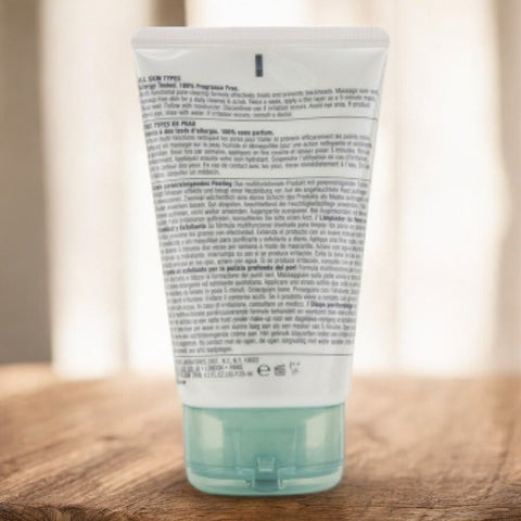 Clinique blackhead solution 7 day deep pore cleanser & scrub All Type Skin