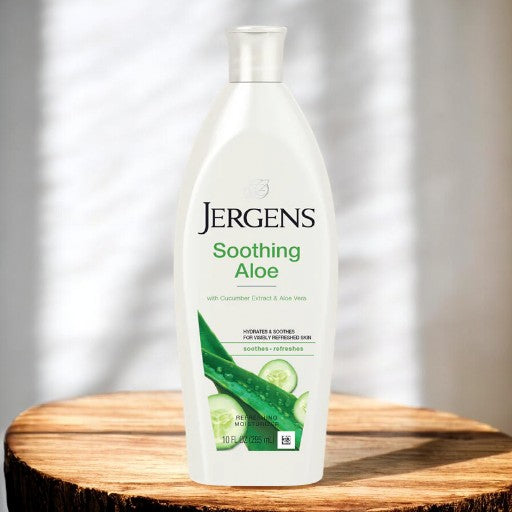 JERGENS Soothing Aloe with Cucumber Extract & Aloe Vera Refreshing Moisturizer
